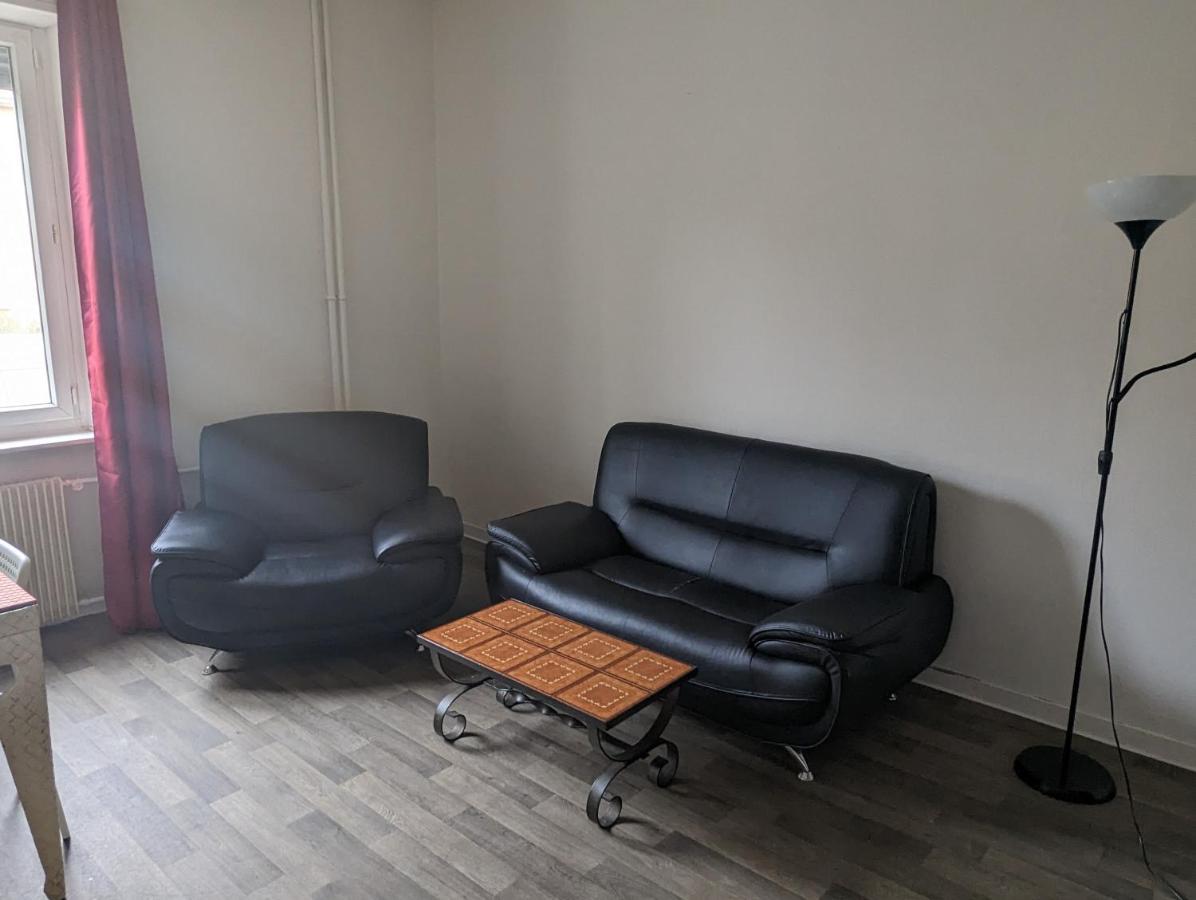 Le Thannois - Appartement 2 Chambres, Salon, Cuisine Equipee, Parking Et Wifi Gratuit Mulhouse Esterno foto