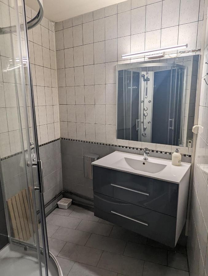Le Thannois - Appartement 2 Chambres, Salon, Cuisine Equipee, Parking Et Wifi Gratuit Mulhouse Esterno foto