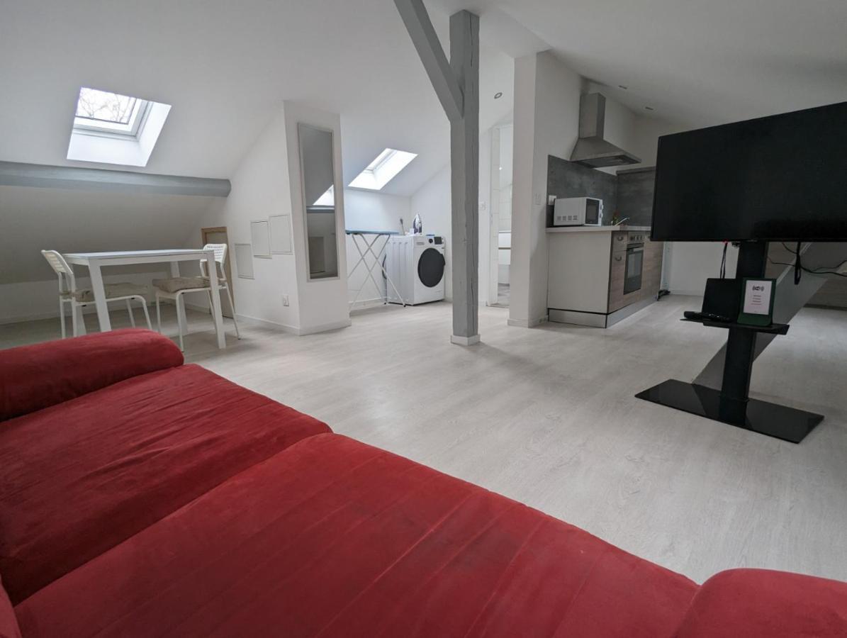 Le Thannois - Appartement 2 Chambres, Salon, Cuisine Equipee, Parking Et Wifi Gratuit Mulhouse Esterno foto