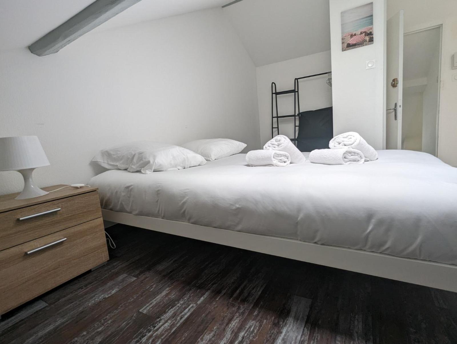 Le Thannois - Appartement 2 Chambres, Salon, Cuisine Equipee, Parking Et Wifi Gratuit Mulhouse Esterno foto
