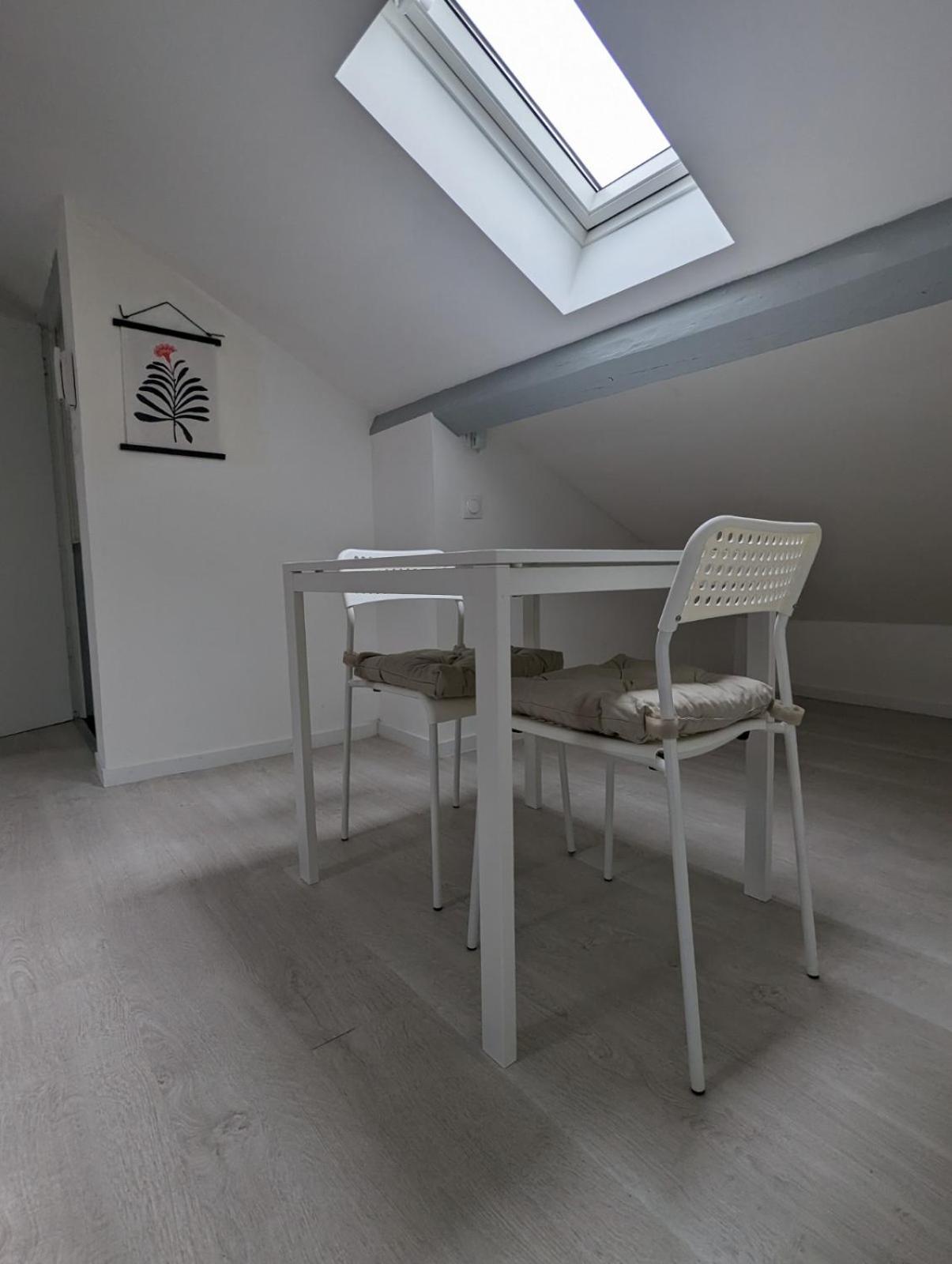 Le Thannois - Appartement 2 Chambres, Salon, Cuisine Equipee, Parking Et Wifi Gratuit Mulhouse Esterno foto